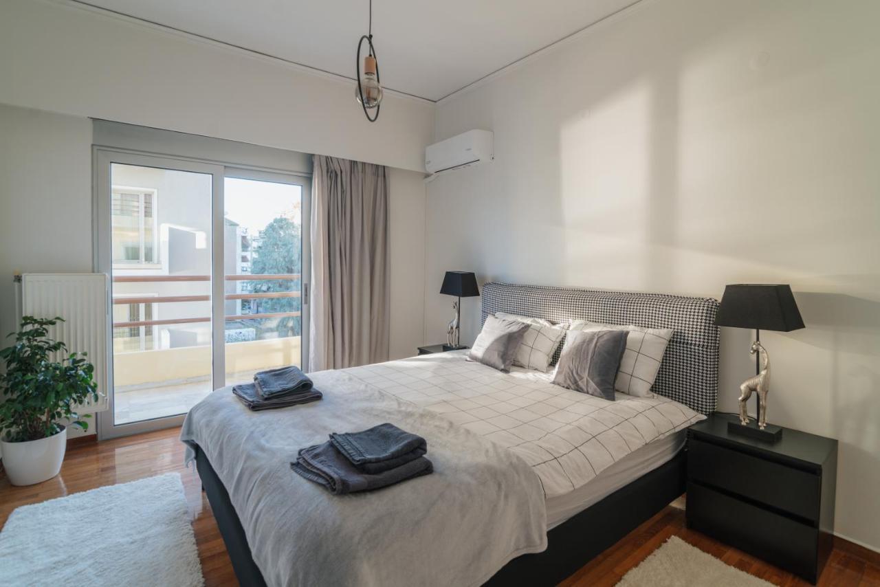 Sea Front Luxury Apartment Patras Exterior foto